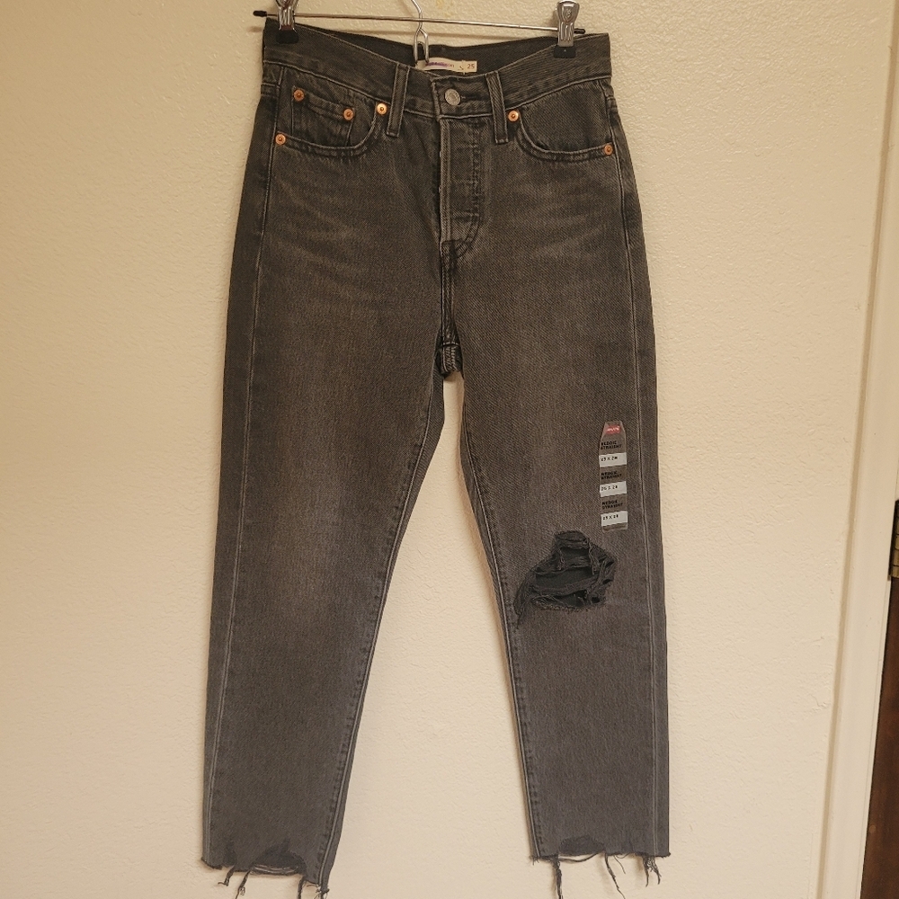 NEW Levi's Wedgie Straight Gray Distressed Jeans